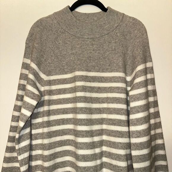 Charter Club Gray White Stripe Back Pleat Sweater Medium NWT - Picture 3 of 14
